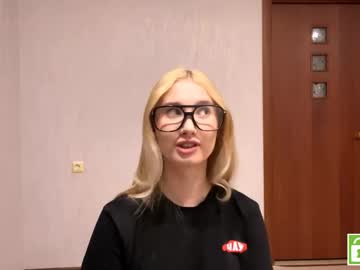 Sharonpexton Chaturbate stream image from May 20, 2026