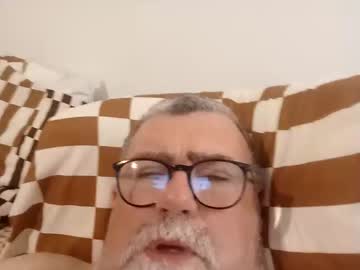 Twohats2810 Chaturbate stream image from May 20, 2026