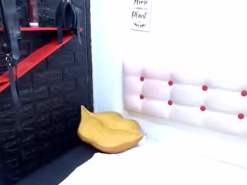 Carlotadivaxxx Chaturbate stream image from May 20, 2026