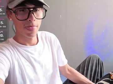 Chris_Zp Chaturbate stream image from May 20, 2026
