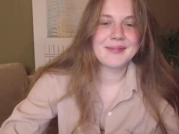 Alisaxxxshy Chaturbate stream image from May 21, 2026