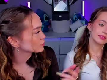 Top_Twins Chaturbate stream image from May 21, 2026