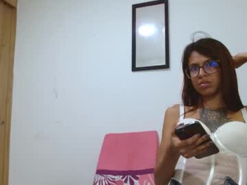 Emily_Loperaa Chaturbate stream image from May 21, 2026