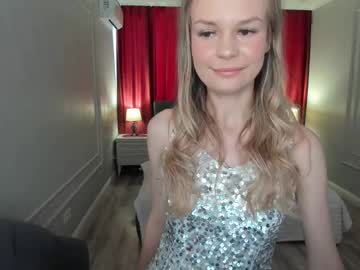 Midnighteaura Chaturbate stream image from May 21, 2026