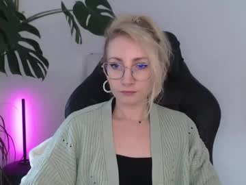 Cinderellamoon Chaturbate stream image from May 21, 2026