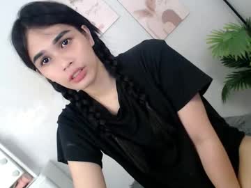 Momi_Khem019 Chaturbate stream image from May 21, 2026