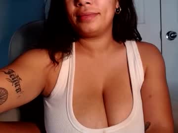 Crystaldimples Chaturbate stream image from May 21, 2026
