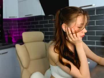 Emmavictori Chaturbate stream image from May 21, 2026