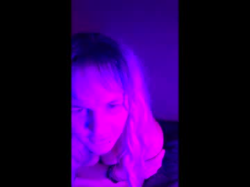 Ohellesbells Chaturbate stream image from May 21, 2026