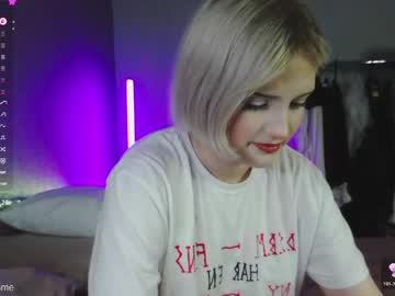 Esmevelvet Chaturbate stream image from May 21, 2026