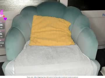 Zzzbutterflyxxx Chaturbate stream image from May 21, 2026