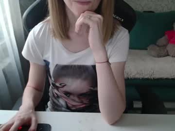 Alisarogsx Chaturbate stream image from May 21, 2026