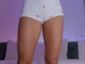 Lilyroselyn Chaturbate stream image from May 21, 2026