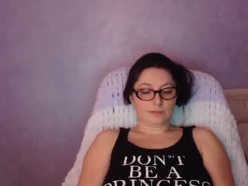Luckylinda23 Chaturbate stream image from May 21, 2026