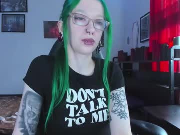 Missnikkivill Chaturbate stream image from May 21, 2026