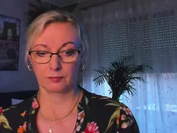 Xvanessalove Chaturbate stream image from May 21, 2026