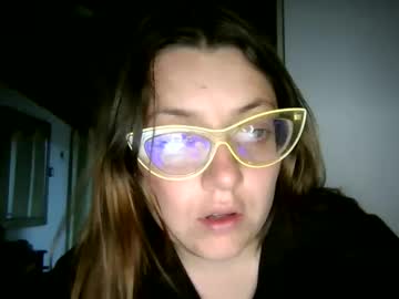 Ezlngirl Chaturbate stream image from May 22, 2026