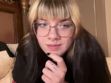 Irissweets Chaturbate stream image from May 22, 2026