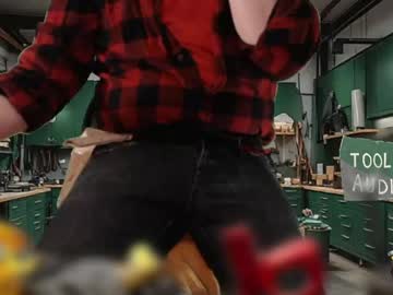 Thehunghandyman Chaturbate stream image from May 22, 2026