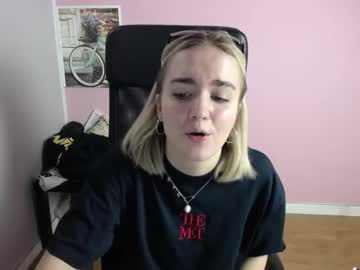 Viktoria_Lovely Chaturbate stream image from May 22, 2026