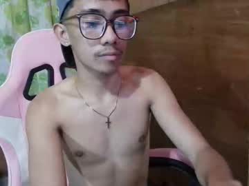 Ur_Fuckerboy Chaturbate stream image from May 22, 2026