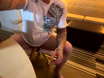 Hangit0ut Chaturbate stream image from May 22, 2026