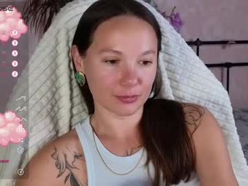 Lil_Luna_X Chaturbate stream image from May 22, 2026