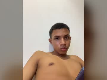 Alvarozzxv1 Chaturbate stream image from May 23, 2026