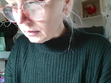 Kathleenedwards Chaturbate stream image from May 23, 2026