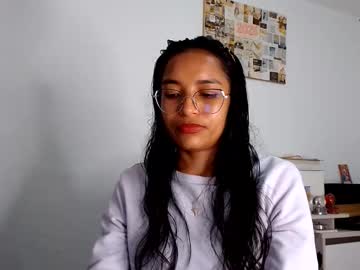 Alia054 Chaturbate stream image from May 23, 2026