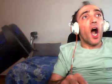 Bentish Chaturbate stream image from May 23, 2026