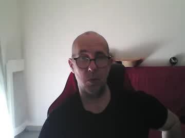 Mat11efou Chaturbate stream image from May 23, 2026