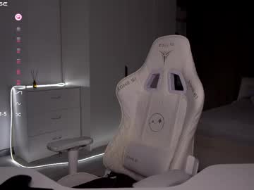 Evelina_Fox Chaturbate stream image from May 23, 2026