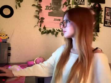 Tessiekrenek Chaturbate stream image from May 23, 2026