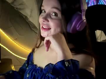 Mabelneonakis Chaturbate stream image from May 23, 2026