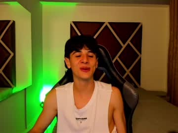 Nico_Split Chaturbate stream image from May 23, 2026