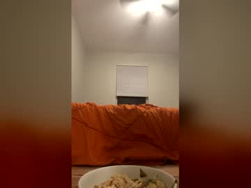 Beaniebaby2 Chaturbate stream image from May 24, 2026