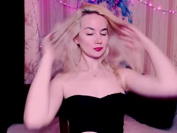 Carinfox Chaturbate stream image from May 24, 2026