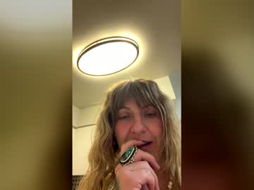 Juicybutterflykiss Chaturbate stream image from May 24, 2026