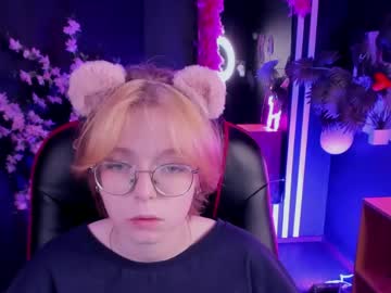 Foxxxypolly Chaturbate stream image from May 24, 2026