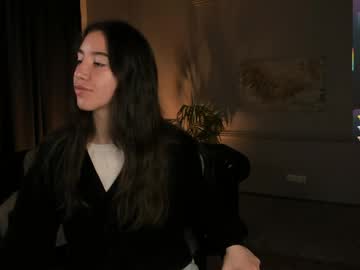 Belle_Via Chaturbate stream image from May 24, 2026