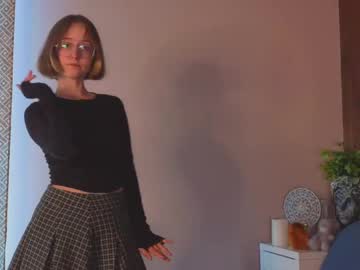 Aundreagurski Chaturbate stream image from May 24, 2026