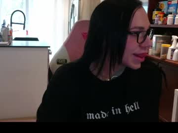 Alexyasnow Chaturbate stream image from May 24, 2026