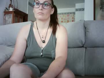 Lolahueso Chaturbate stream image from May 24, 2026