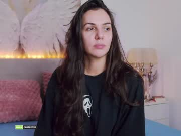 Taniaamore stream image from May 24, 2026