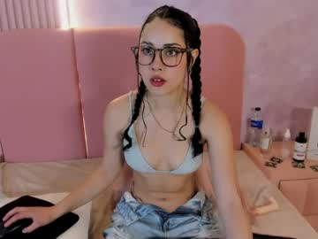 Elavictoria Chaturbate stream image from May 24, 2026