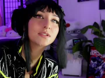 _Julyana_ Chaturbate stream image from May 24, 2026