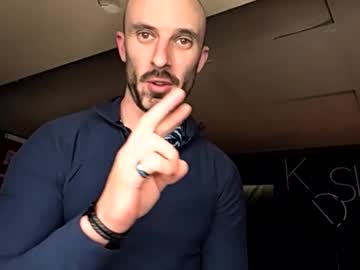 Kingdaddysayless Chaturbate stream image from May 25, 2026