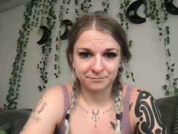 Xocrown Chaturbate stream image from May 25, 2026