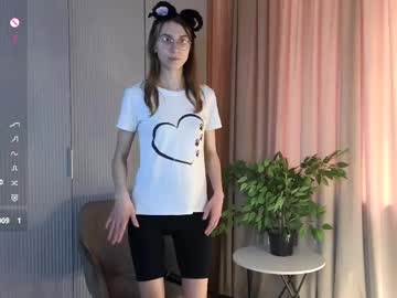 Clarindakluse Chaturbate stream image from May 25, 2026